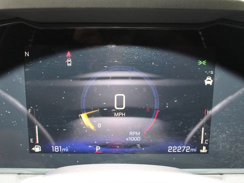 Used 2025 Chevrolet TrailBlazer LT w/ LT Cold Weather Package FWD image 32