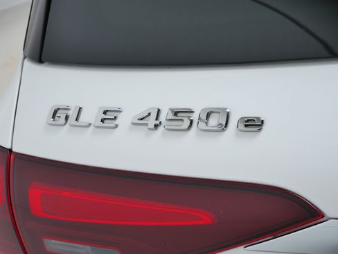Certified 2025 Mercedes-Benz GLE 450e 4MATIC w/ AMG Line Exterior image 7