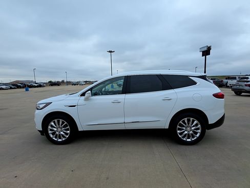 Used 2019 Buick Enclave Essence image 6