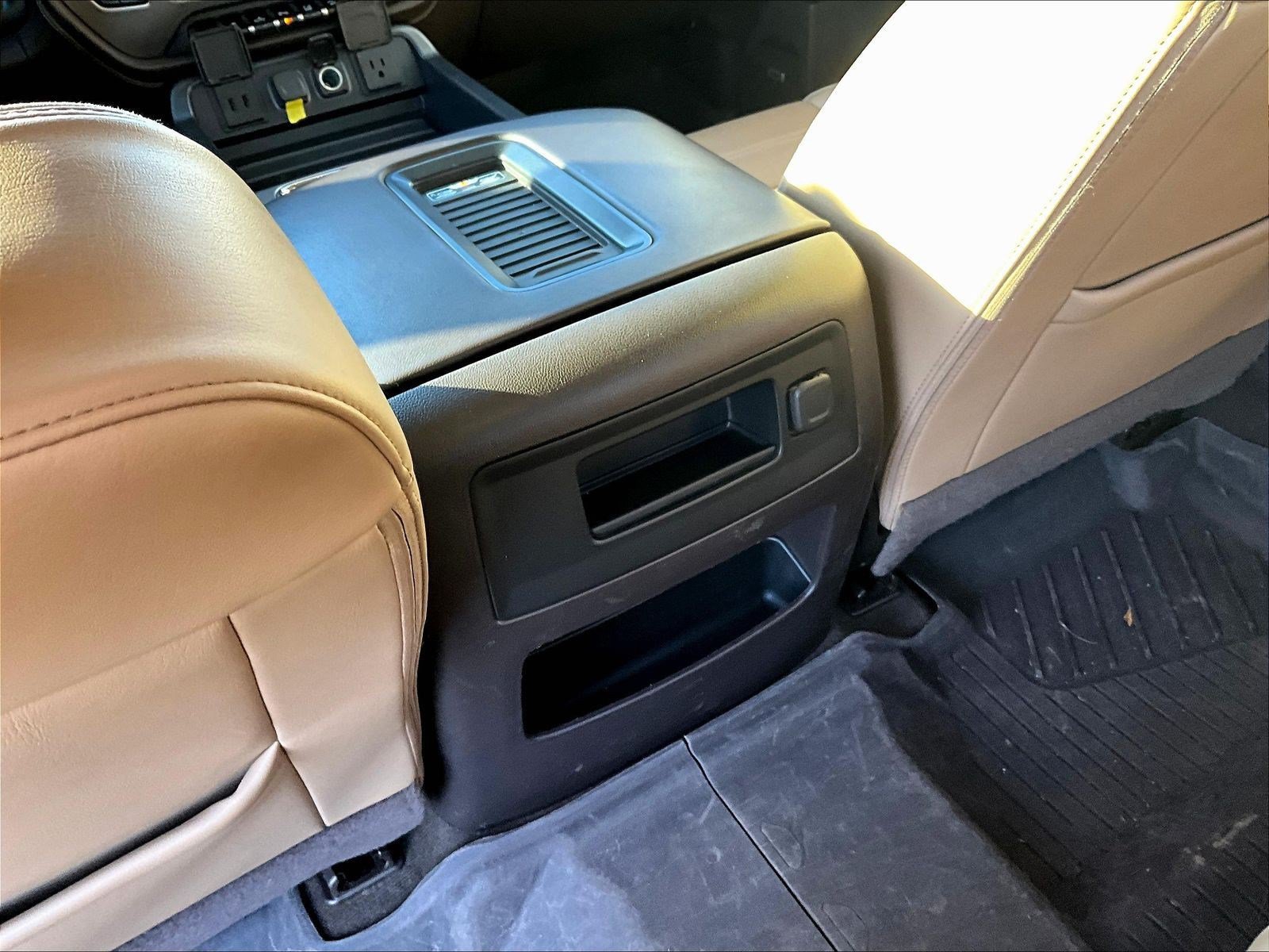 Used 2017 GMC Sierra 2500 Denali w/ Duramax Plus Package AWD/4WD image 11