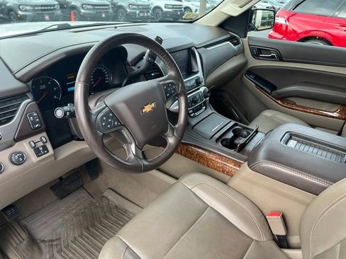 Used 2019 Chevrolet Suburban Premier AWD/4WD image 9