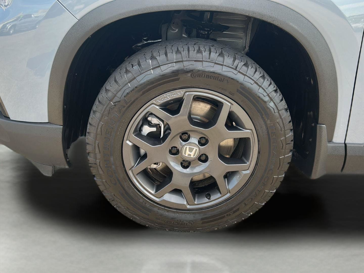Used 2025 Honda Pilot TrailSport image 31