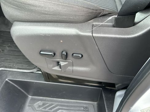 Used 2019 Ford Transit 150 XLT RWD image 11