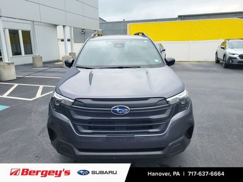 Used 2025 Subaru Forester AWD/4WD image 9
