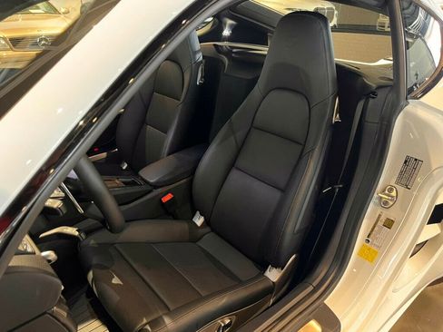 Used 2025 Porsche 718 Cayman w/ Sport Chrono Package image 16