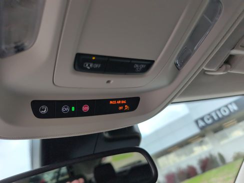 Used 2023 Buick Envision Preferred image 31