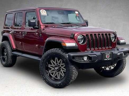 Used 2021 Jeep Wrangler Unlimited Sahara AWD/4WD image 2