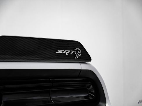 Used 2018 Dodge Challenger SRT Hellcat RWD image 18
