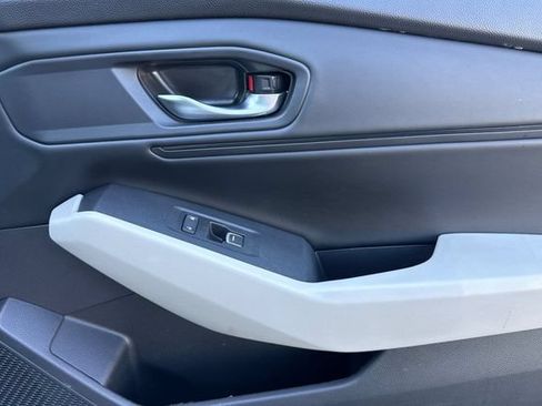 Used 2023 Honda Accord EX image 18
