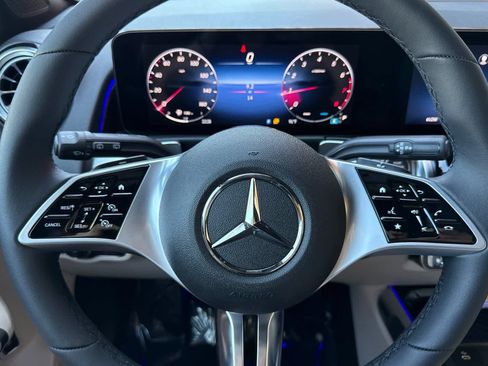 New 2026 Mercedes-Benz GLB 250 image 23