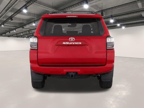 Used 2021 Toyota 4Runner SR5 AWD/4WD image 7