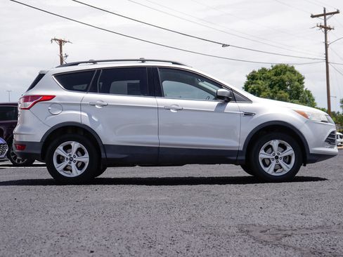 Used 2016 Ford Escape SE w/ Equipment Group 201A FWD image 16