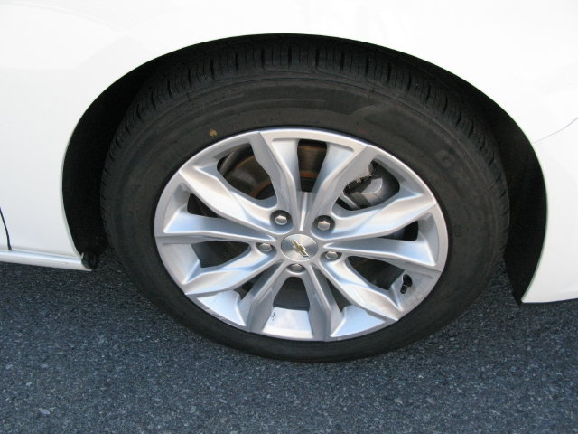 Used 2024 Chevrolet Malibu LT FWD image 10