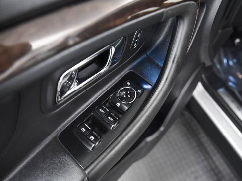 Used 2019 Ford Taurus Limited image 10