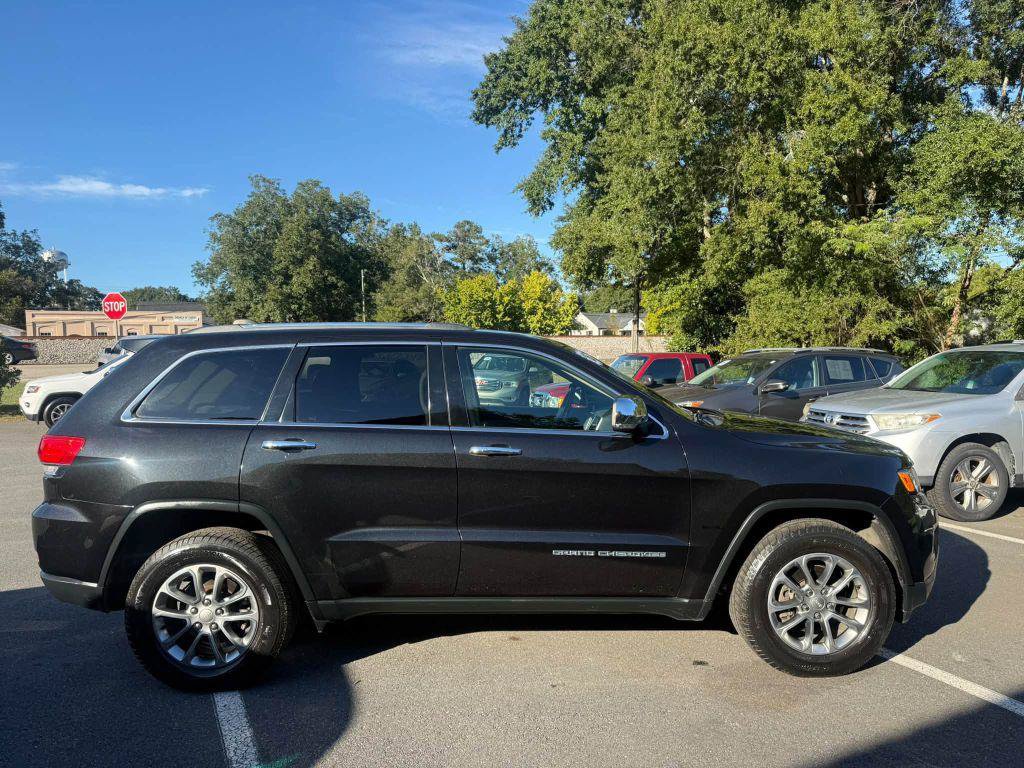 Used 2016 Jeep Grand Cherokee Limited w/ Luxury Group II AWD/4WD image 4