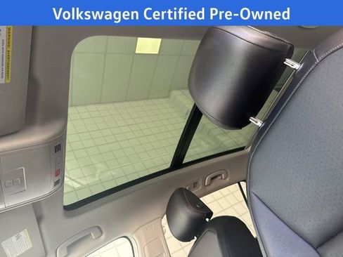 Used 2018 Volkswagen Tiguan SEL image 22