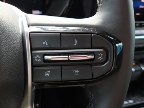 New 2025 Chevrolet Colorado LT w/ LT Convenience Package image 25