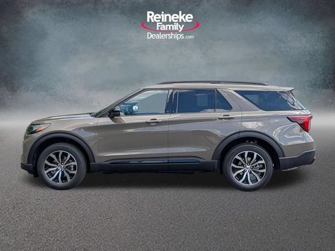 New 2026 Ford Explorer ST-Line AWD/4WD image 9