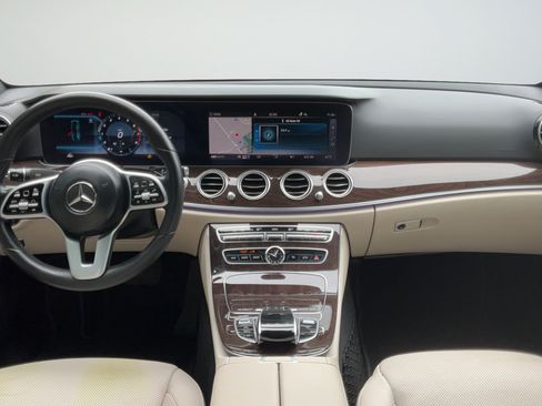 Used 2020 Mercedes-Benz E 350 Sedan w/ Driver Assistance Package image 11