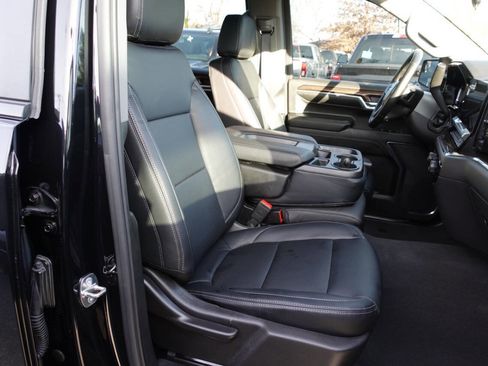 Used 2024 Chevrolet Silverado 1500 LT image 33