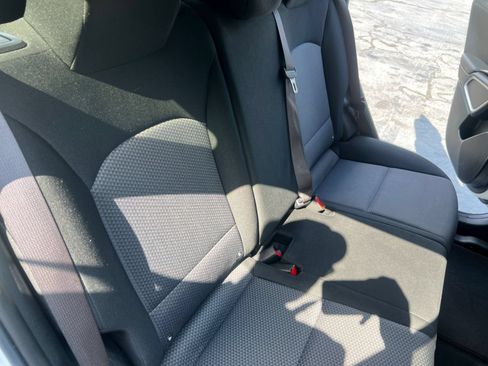 Used 2025 Kia Soul LX w/ LX Technology Package FWD image 34