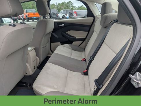 Used 2012 Ford Focus SE FWD image 22