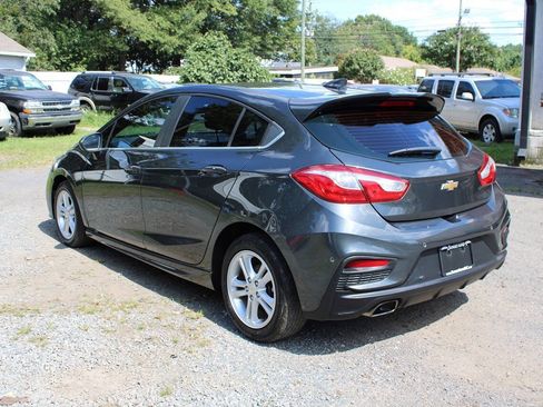 Used 2018 Chevrolet Cruze LT w/ Convenience Package image 9