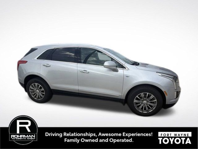 Used 2017 Cadillac XT5 Luxury w/ Driver Awareness Package FWD image 4