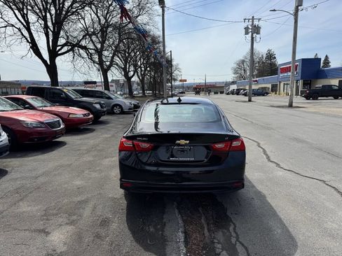 Used 2017 Chevrolet Malibu LT image 5