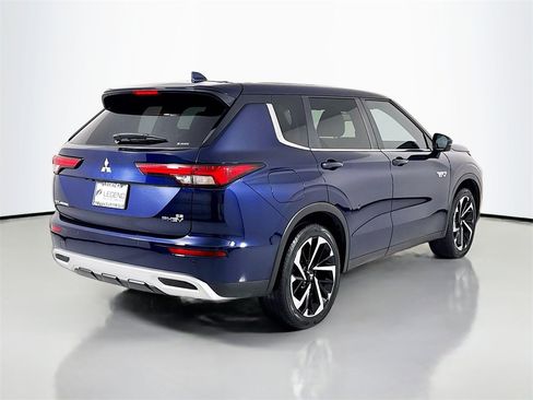 Used 2023 Mitsubishi Outlander SE image 5