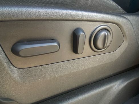 Used 2020 Chevrolet Silverado 1500 RST AWD/4WD image 10