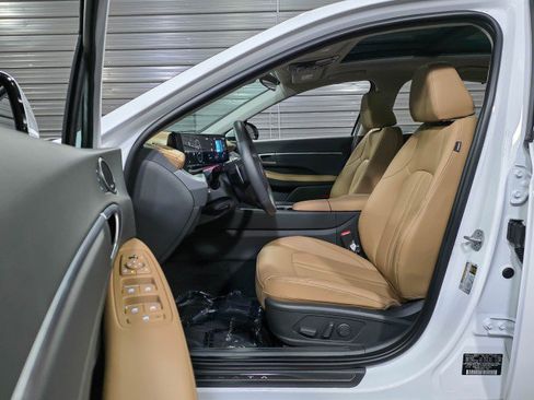 Used 2025 Hyundai Sonata Limited FWD image 14