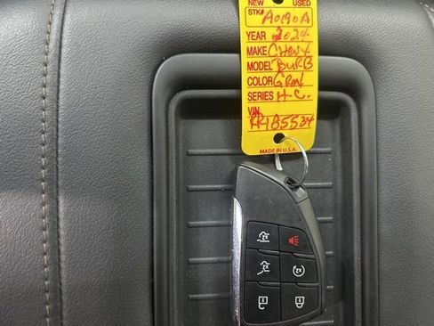 Used 2024 Chevrolet Suburban High Country image 17