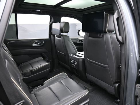 Used 2021 GMC Yukon SLT w/ SLT Premium Package image 30