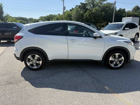 Used 2017 Honda HR-V EX image 5