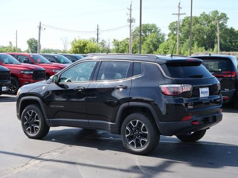 Used 2019 Jeep Compass Trailhawk w/ Popular Equipment Group AWD/4WD image 3