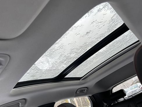 Used 2023 Chevrolet Bolt EUV Premier w/ Sun & Sound Package image 32