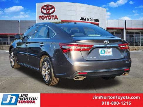 Used 2018 Toyota Avalon XLE FWD image 8