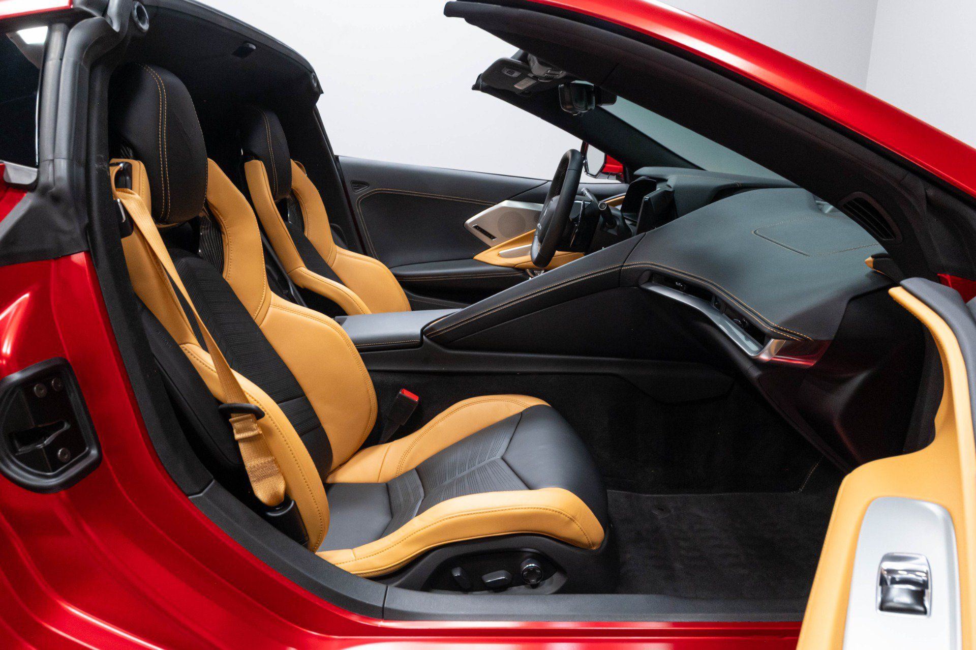 Used 2022 Chevrolet Corvette Stingray Coupe w/ 2LT w/ Z51 Performance Package RWD image 37