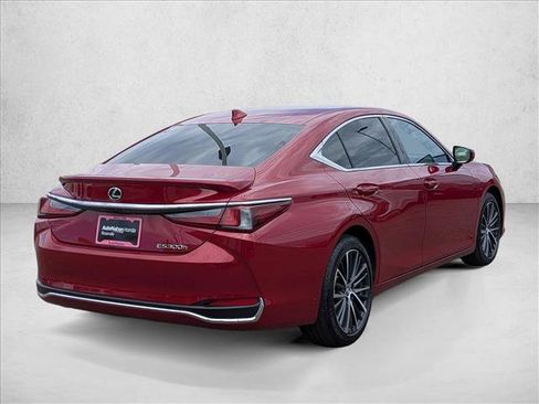 Used 2025 Lexus ES 300h w/ Premium Package FWD image 5