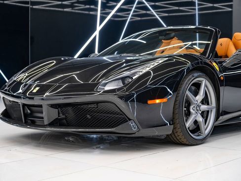 Used 2018 Ferrari 488 Spider RWD image 5
