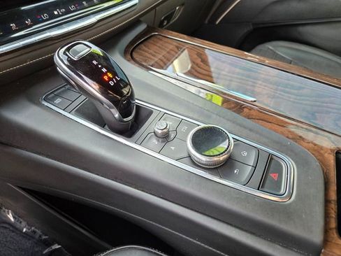 Used 2021 Cadillac Escalade Sport Platinum w/ Heavy-Duty Trailer Package AWD/4WD image 28