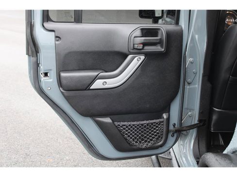 Used 2014 Jeep Wrangler Unlimited Rubicon w/ Connectivity Group image 12