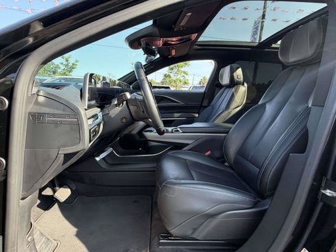Used 2024 Cadillac Lyriq Luxury RWD image 9