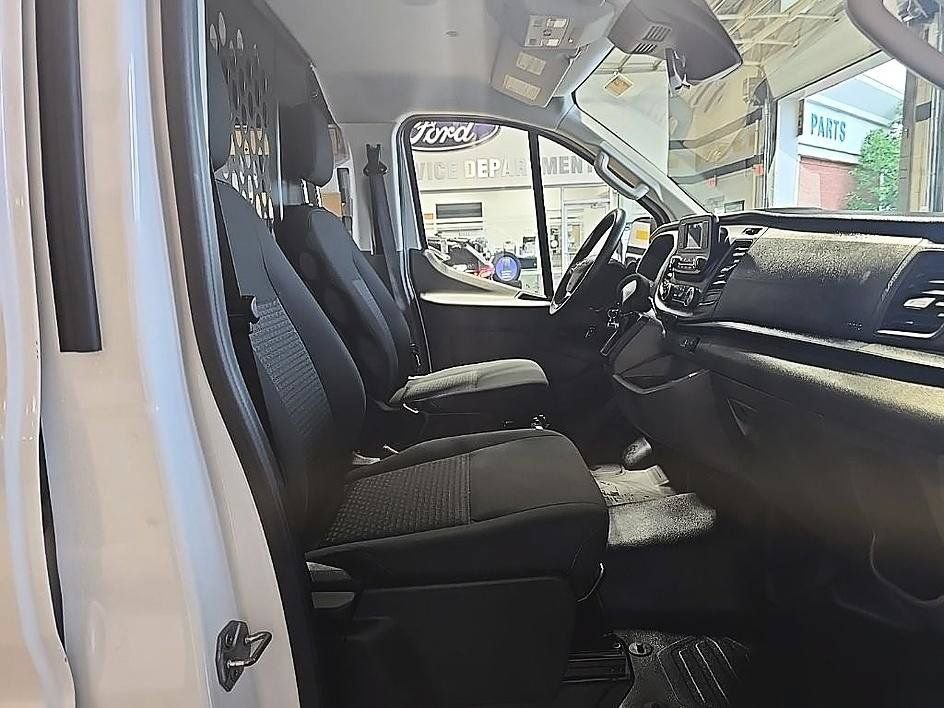 Used 2025 Ford Transit 250 Low Roof w/ Exterior Upgrade Package RWD image 33