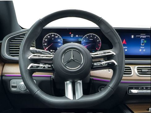 Used 2025 Mercedes-Benz GLS 450 4MATIC image 39