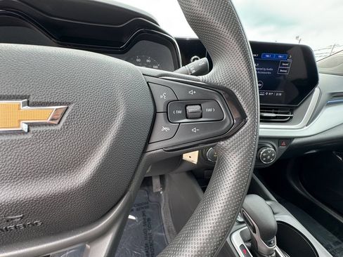 Used 2024 Chevrolet Trax LS w/ LS Convenience Package FWD image 23