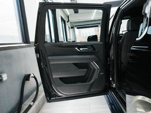 Used 2025 GMC Yukon XL Elevation w/ LPO, Elevation Black Package AWD/4WD image 13