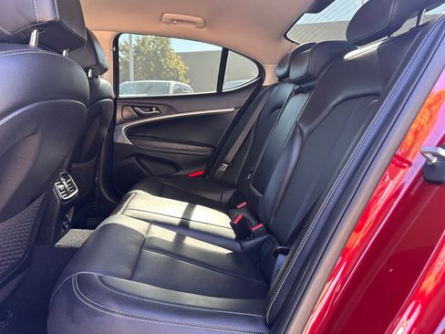 Used 2023 Genesis G70 2.0T image 14