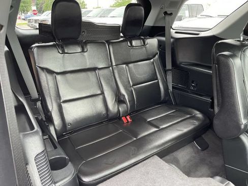 Certified 2022 Ford Explorer Limited w/ Equipment Group 301A AWD/4WD image 24